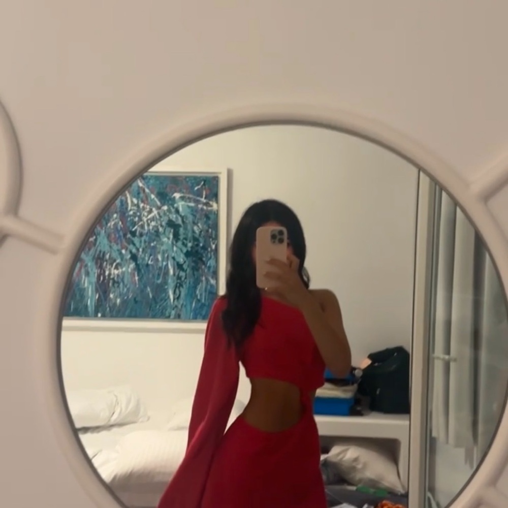 Chic Red One-Shoulder Dress